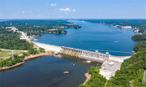 lake of the ozarks website.